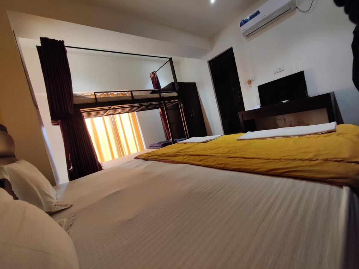 Joey'S Hostel Agra Agra  Bagian luar foto