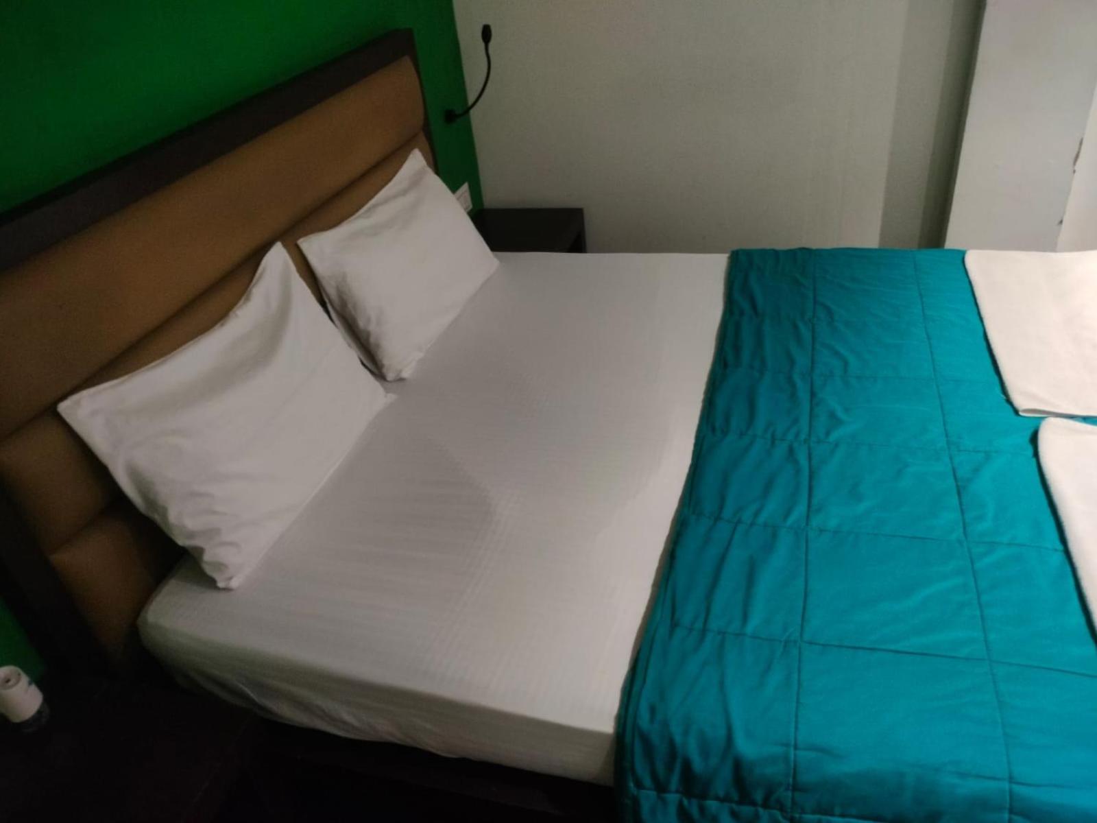 Joey'S Hostel Agra Agra  Bagian luar foto